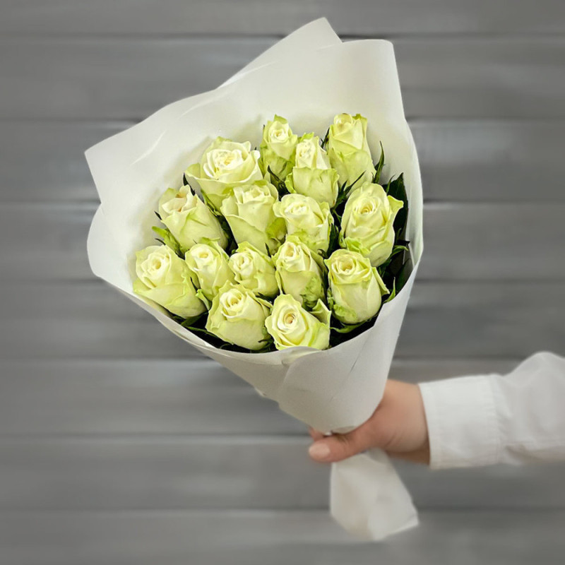 Bouquet of 15 white roses 40 cm in a package, premium