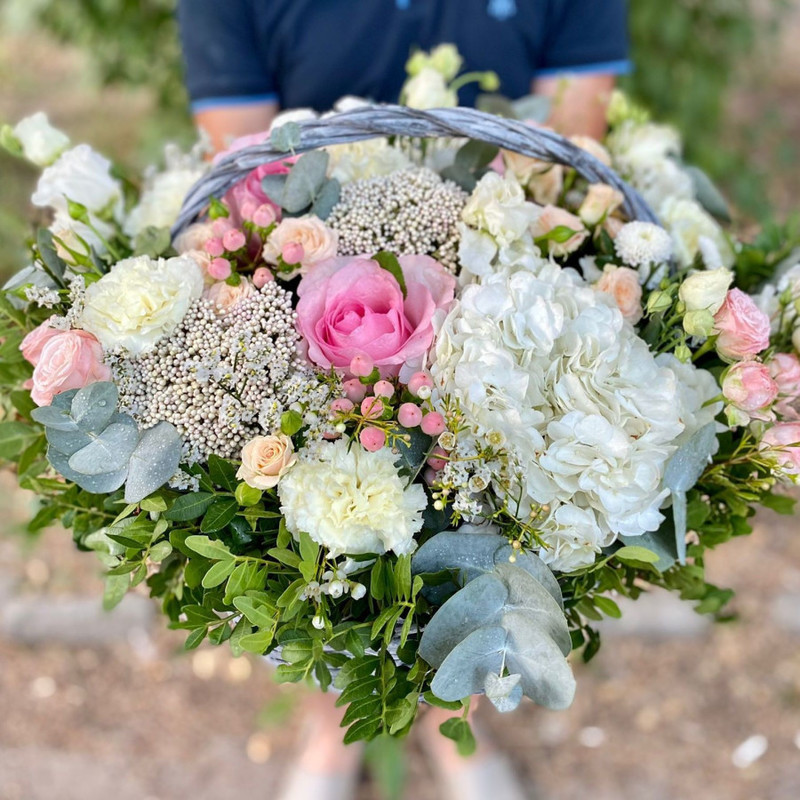 Large basket of flowers, standart