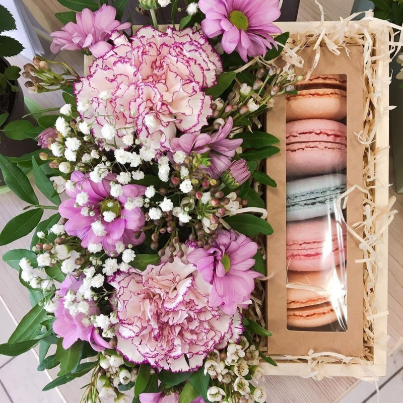 composition with macarons "Tenderness", standart