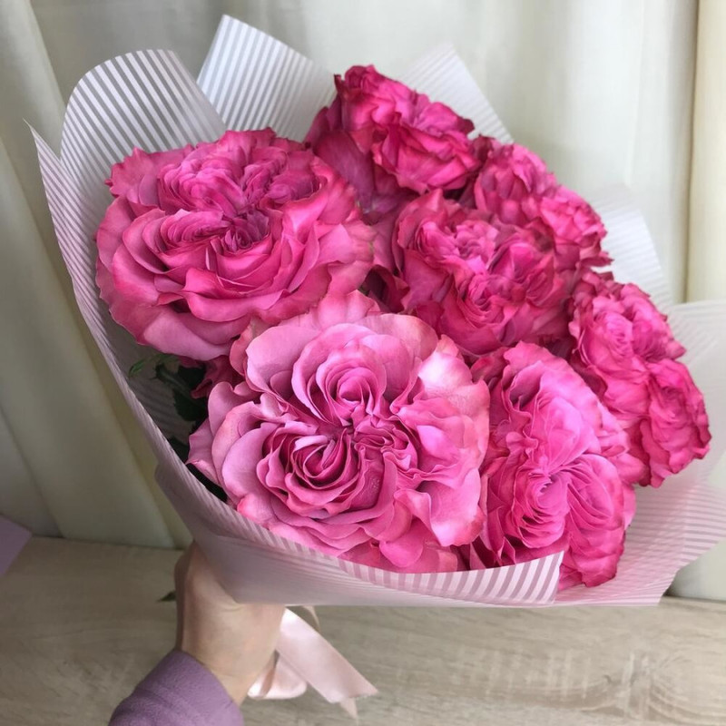 Bouquet of chic peony roses, standart