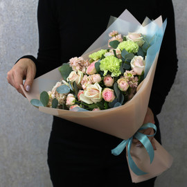 Bouquet of matthiola, roses and carnations "Exciting meeting"