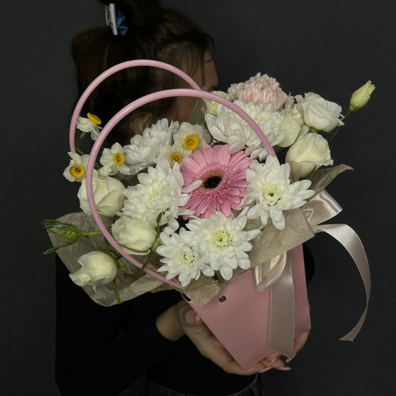 Flowers in a purse, standart