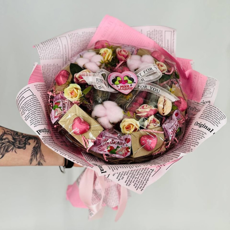 Bouquet of elite tea and coffee with sweets gift for February 14, standart