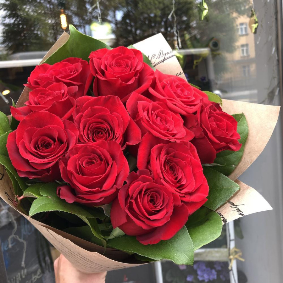 11 Roses Ecuador, vendor code: 333008257, hand-delivered to Omsk