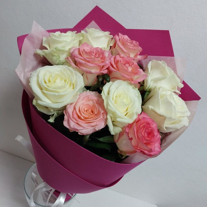 Bouquet of 11 white and pink roses, standart
