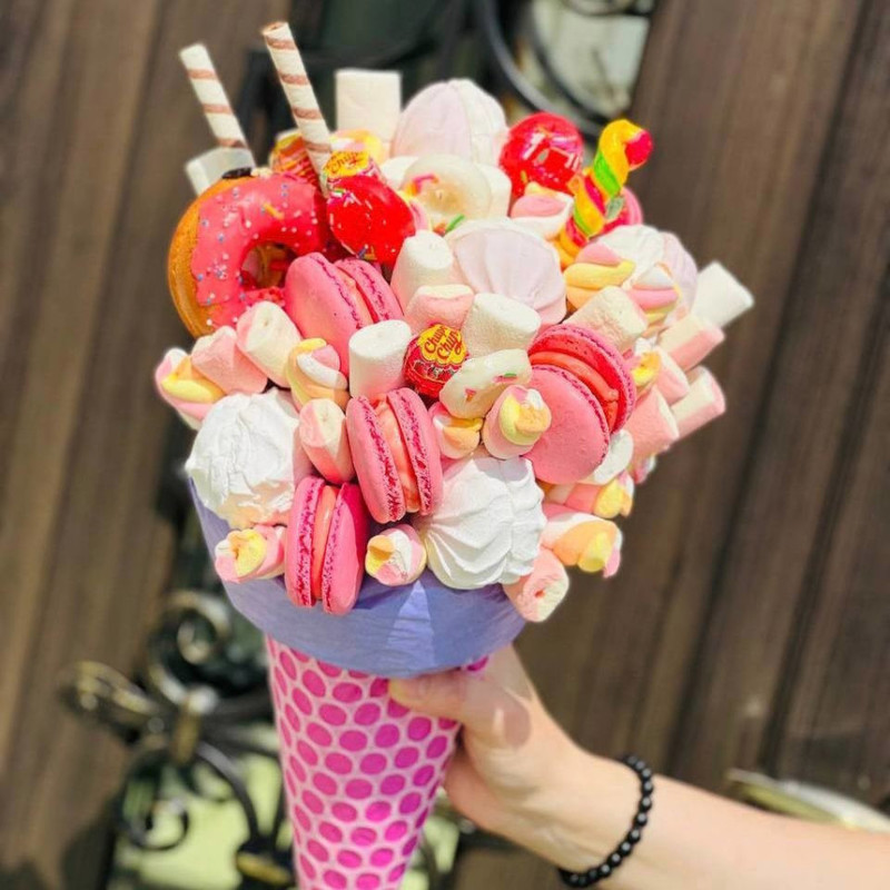 A bouquet of sweets for a girl, standart