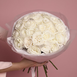 Snow-white bouquet of 25 roses