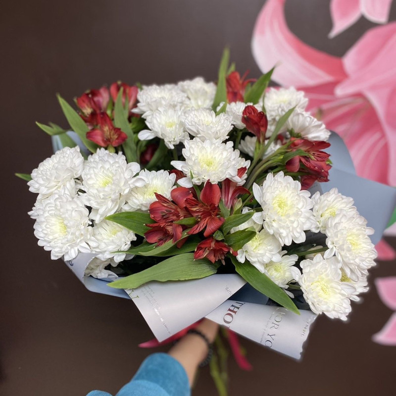 Bouquet of chrysanthemums and alstroemerias, standart