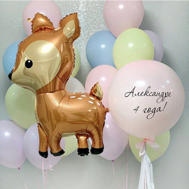 Balloons with helium macaroons with a deer for a girl