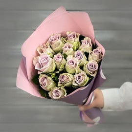 Bouquet of 15 lilac roses 40 cm in a package
