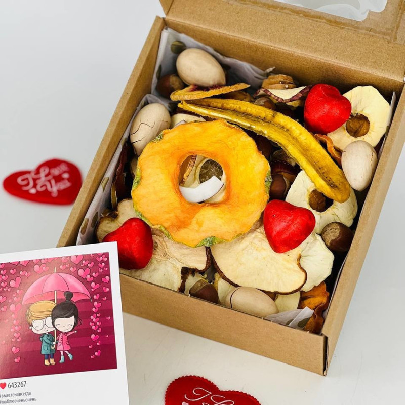 Gift set of mixed nuts and fruit chips, standart
