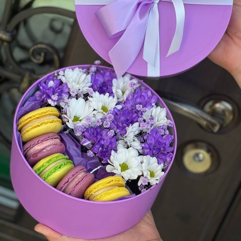 Macaroni gift set with flowers, standart