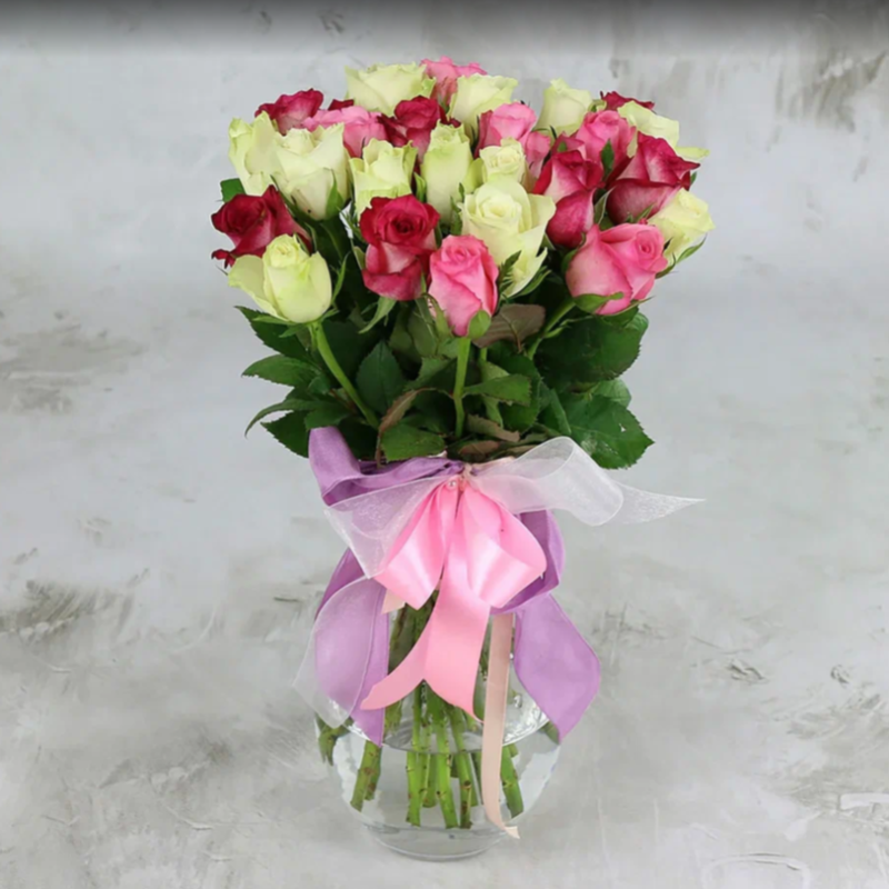 Bouquet of 25 white and pink roses 40 cm, standart