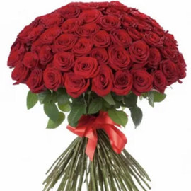 Bouquet of favorite red roses