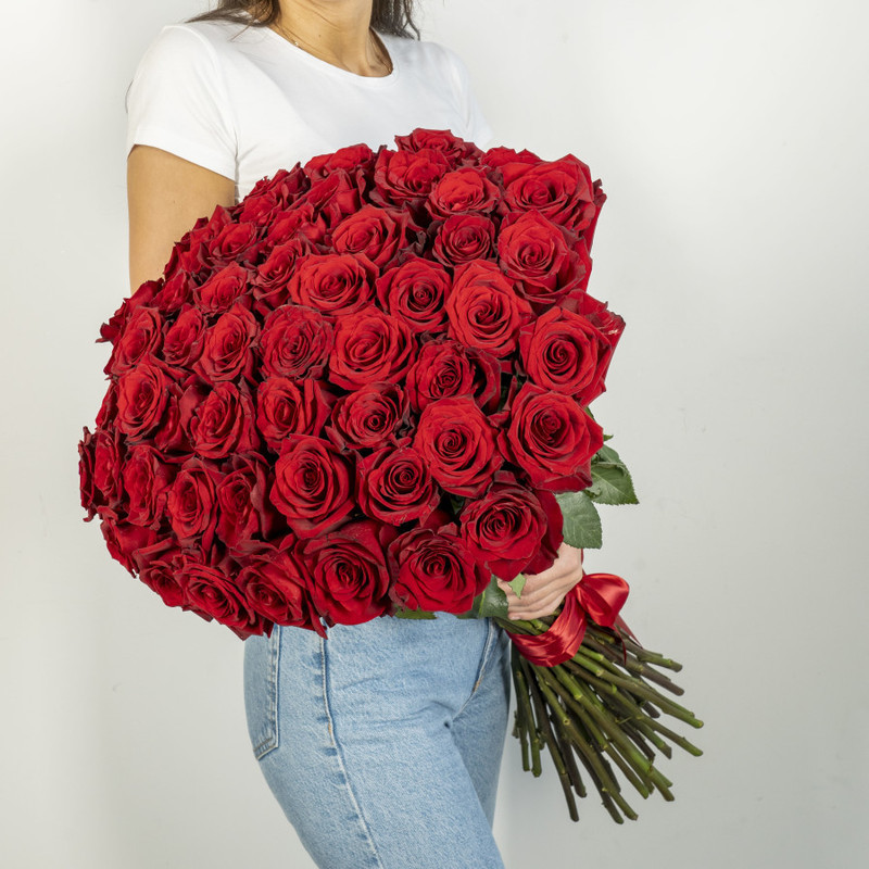 Высокие красные розы Эквадор 51 шт. (70 см), стандартный