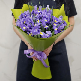 Bouquet of 25 irises