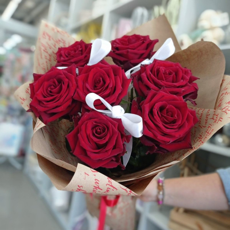 Bouquet of roses with bows, standart