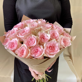 букет из 25 розовых роз