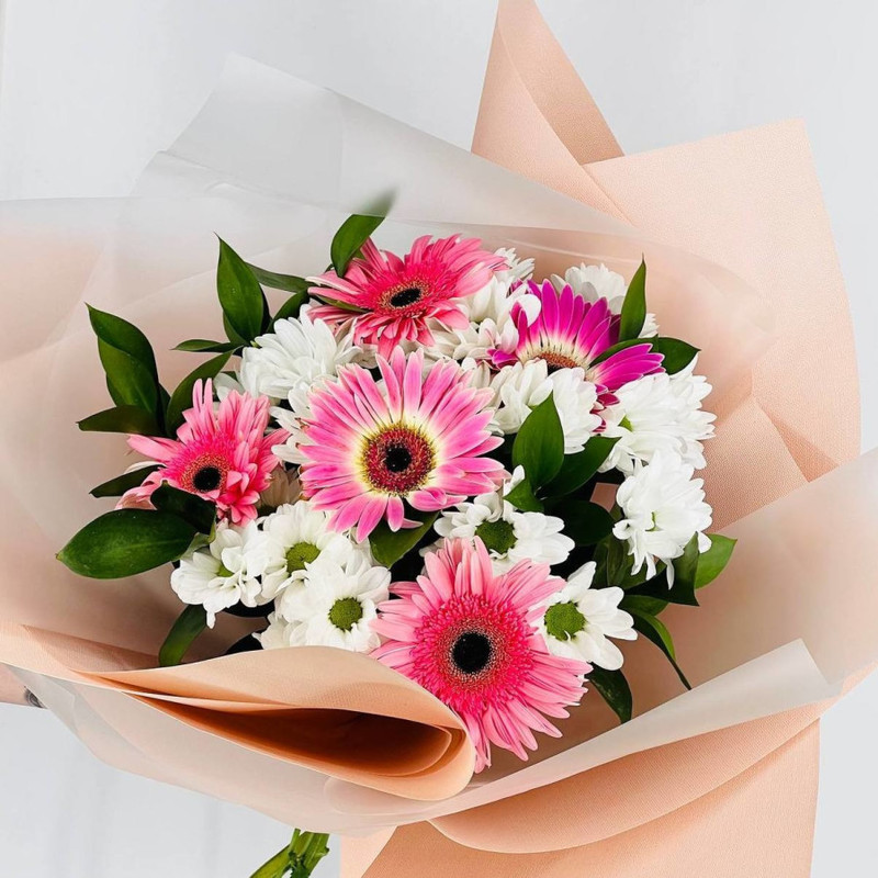 Bouquet of gerberas and daisies, standart