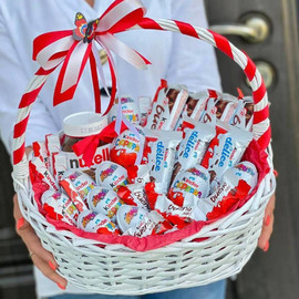 Gift basket with kinder chocolate