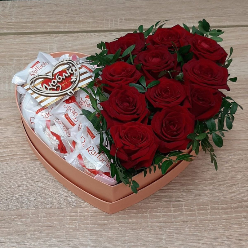 Сердце из роз и конфет "Любимой", стандартный