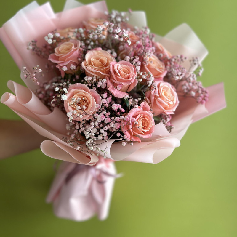 Bouquet of 11 cream roses with gypsophila, standart