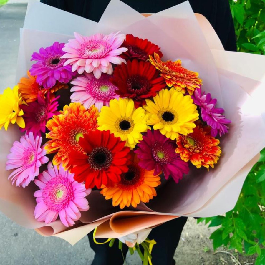 Bouquet of 19 beautiful gerberas, vendor code: 333026359, hand-delivered to  Moscow