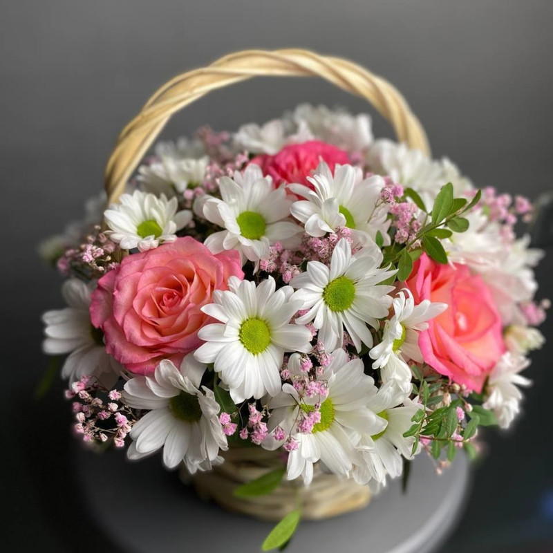 Chamomile chrysanthemum and roses in a basket, mini