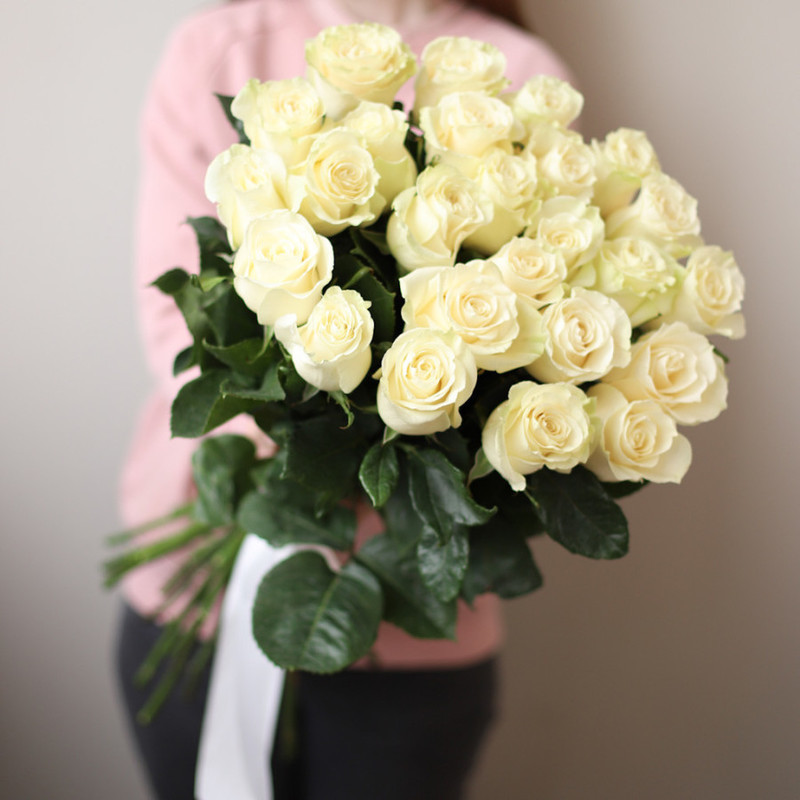 Bouquet of 25 white roses with satin ribbon, standart