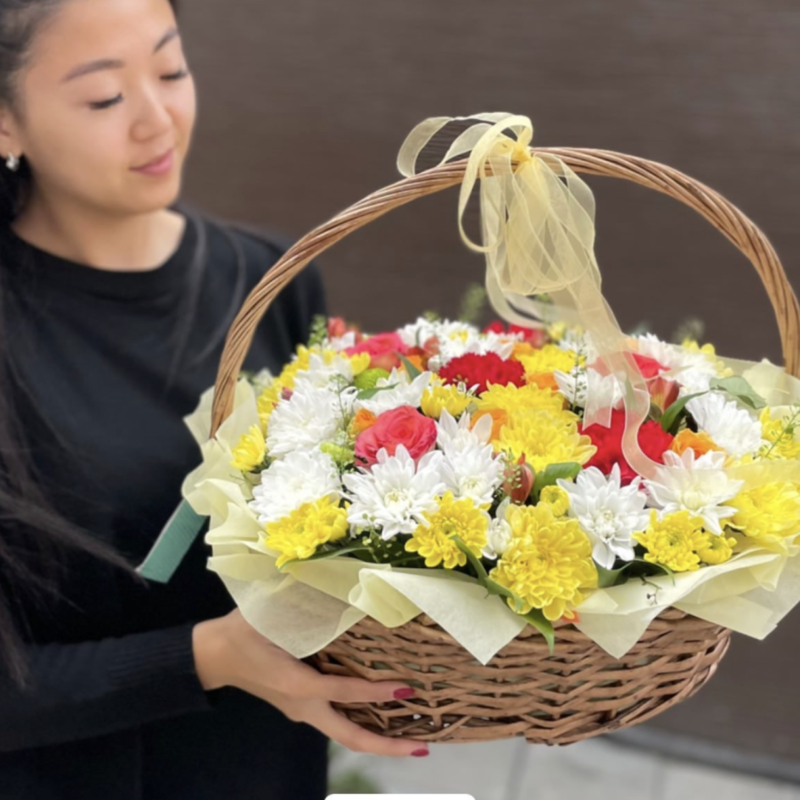 Beautiful basket of flowers, standart