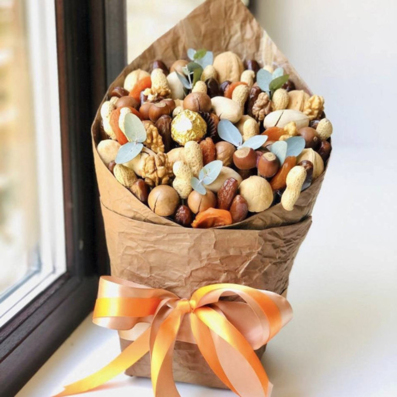 Bouquet of nuts in an envelope, standart