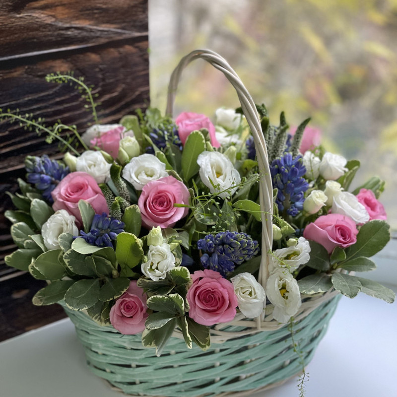 Basket with hyacinths, roses and eustoma, standart