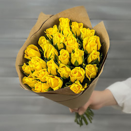 Crafted bouquet of yellow roses 40 cm