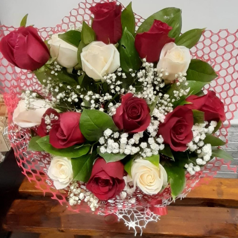 Bouquet of 13 roses, standart