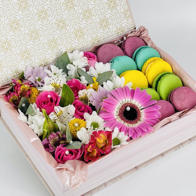 Gift set macaroons with flowers for March 8, standart