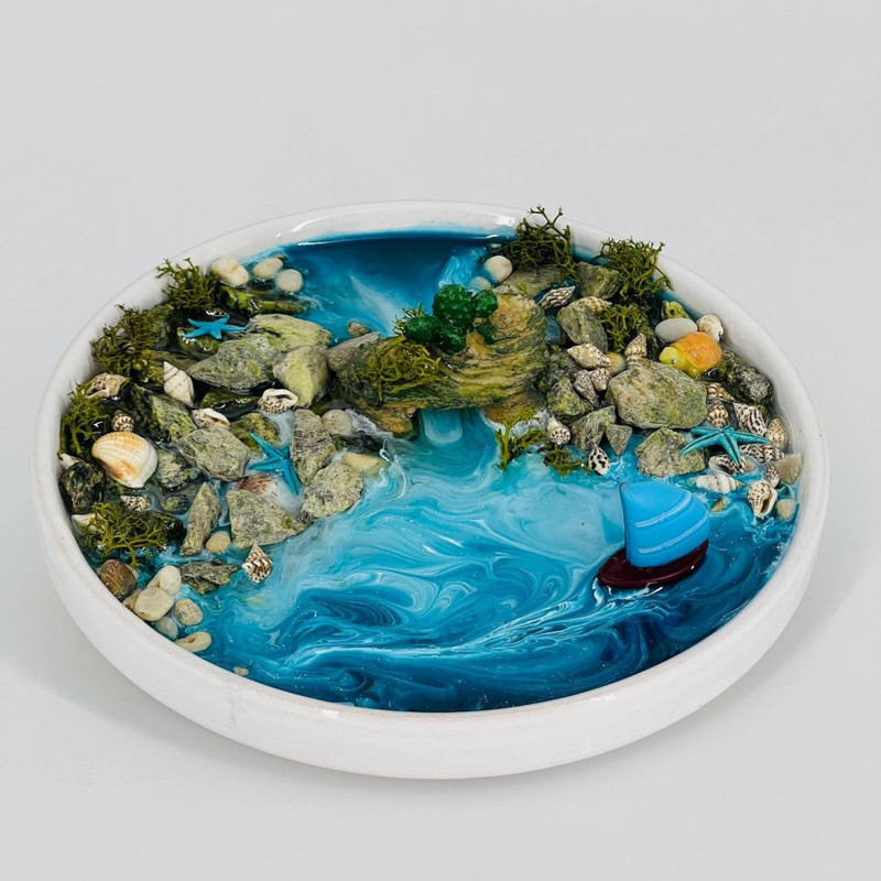 Table painting diorama of a boat at sea, standart