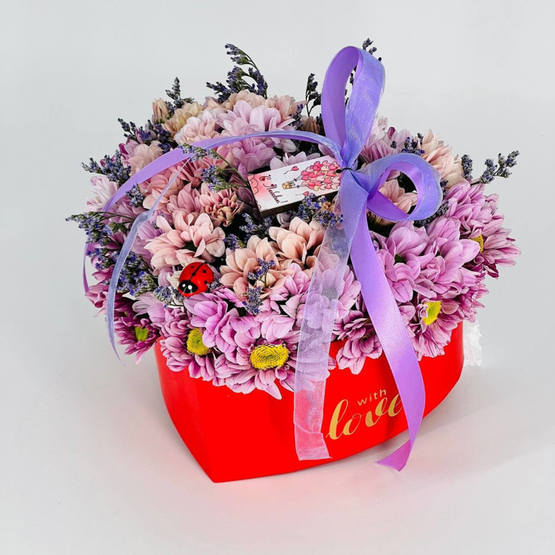 Gift box with roses for mom, standart