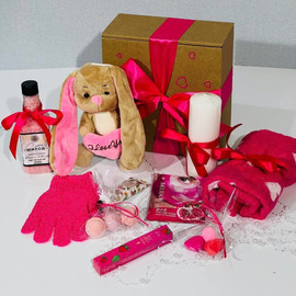 Подарочный набор косметики для девушки кролик с сердцем