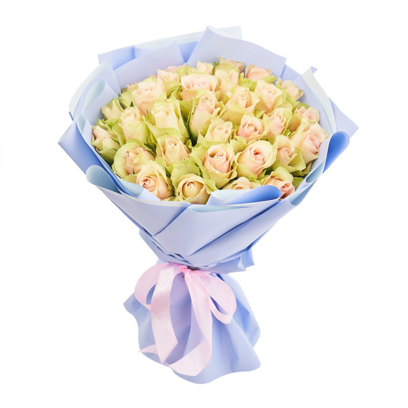 Букет из 31 нежно-розовой кенийской розы в упаковке, стандартный