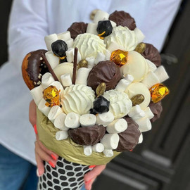 Sweet bouquet of marshmallows and marshmallows