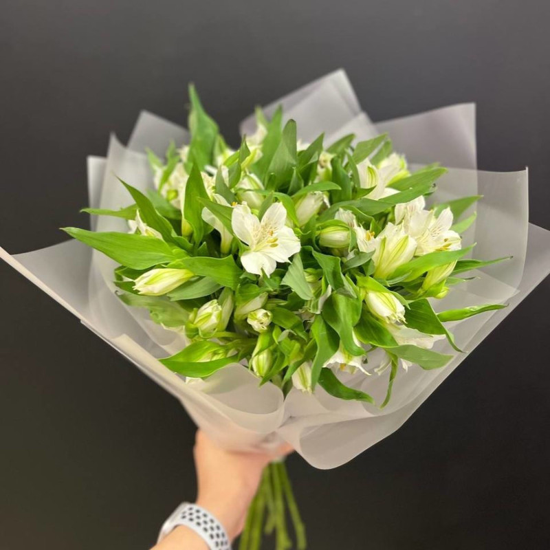 Bouquet with white alstroemerias, standart