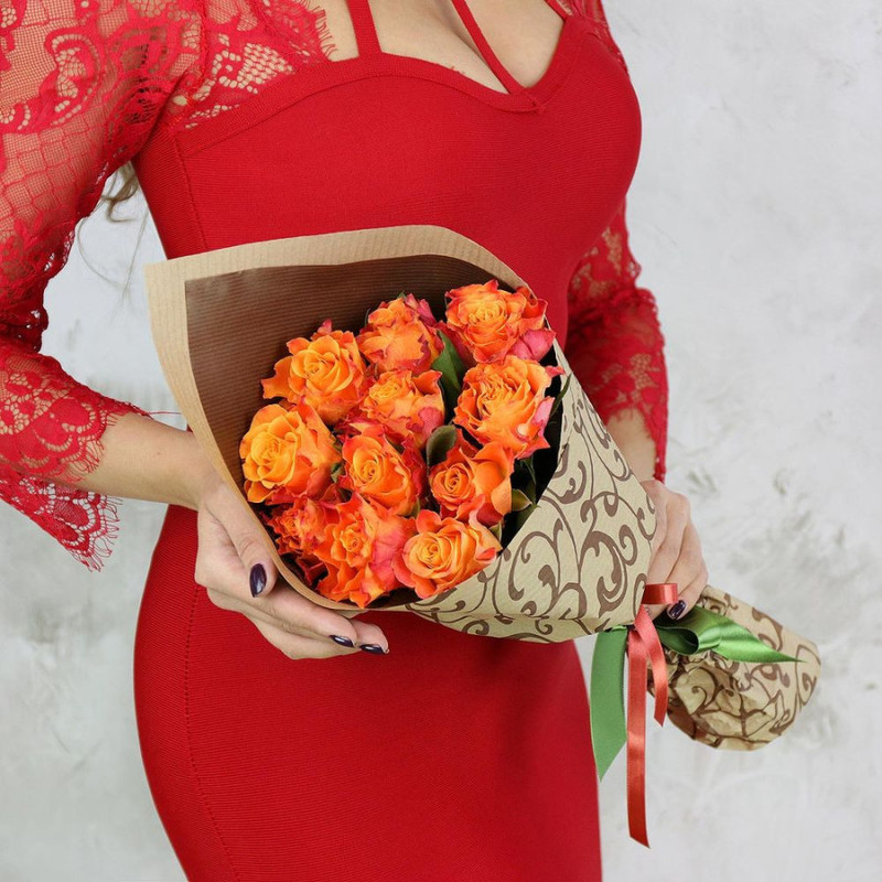 Bouquet of 11 orange roses in a gift box, standart