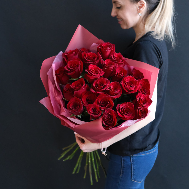 Mono-bouquet of red roses 25 pieces, premium