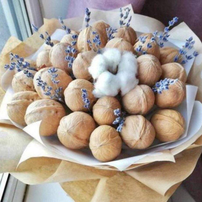Bouquet of nuts for mom, standart