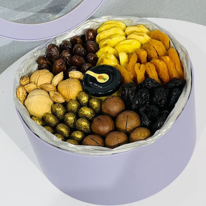 Gift set of dried fruits in a box, standart
