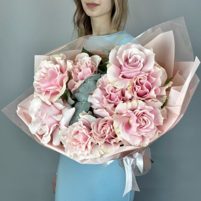 Bouquet of French roses with eucalyptus, standart