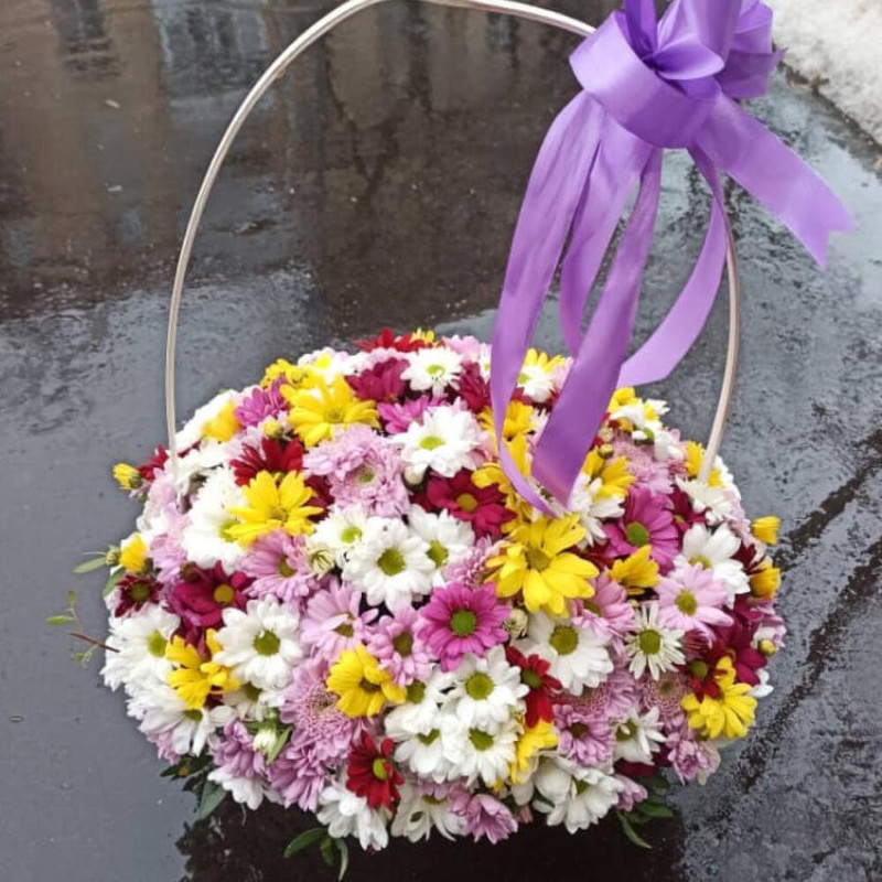 Basket with flowers "Chamomile field", standart