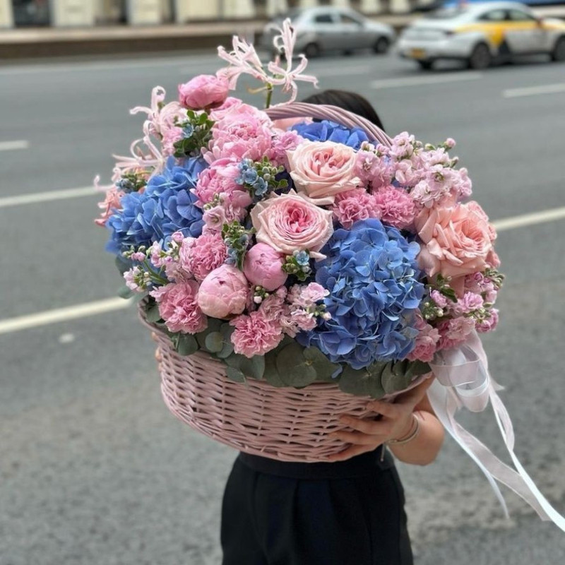 Bouquet in a basket, standart