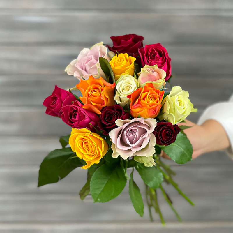 Bouquet of 15 multi-colored roses with 40 cm ribbon, premium