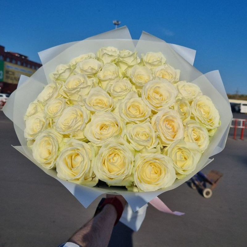 Bouquet of 29 white roses 50 cm, standart